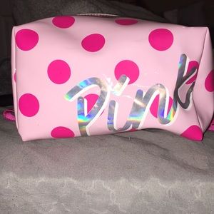 🎊A pink makeup bag! Feel free to send offers!